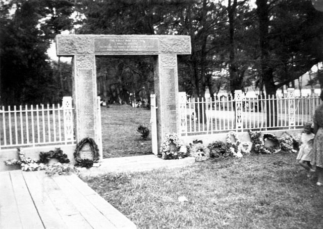 memorialgateselabeach.jpg